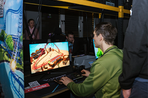 Gast spielt Coaster Crash beim Games made in Austria Event