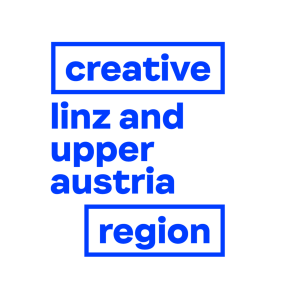 Logo der creative region: In blau geschrieben steht "linz and upper austria" zwischen den Worten "creative" und "region", welche blau umrandet sind.