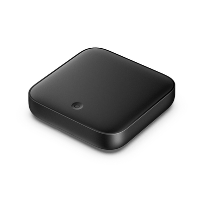 next TV-Box schwarz von schräg vorne auf weißem Hintergrund